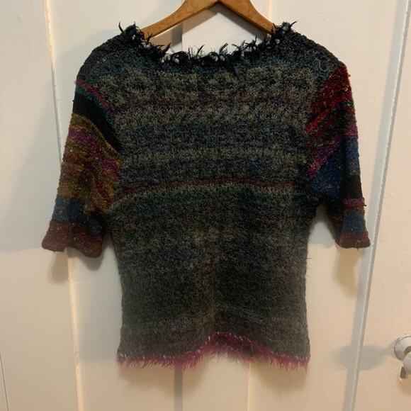 Akosua v-neck fluffy sweater w 3/4 length sleeves in a Sz medium. Colorful - Picture 7 of 7